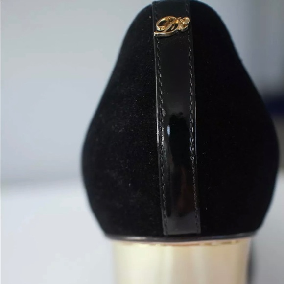 BRAND NEW DSQAURED2 black pumps with gold heels - Picture 5 of 7